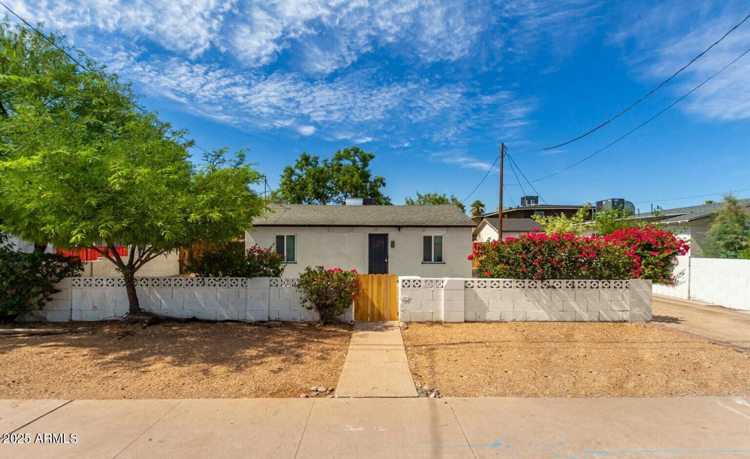 Property Photo:  2642 E Willetta Street  AZ 85008 