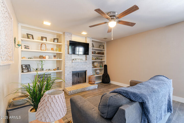 Property Photo: 5008 E Dallas Street AZ 85205