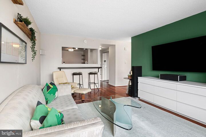 Property Photo: 2001 Hamilton Street N-922 PA 19130