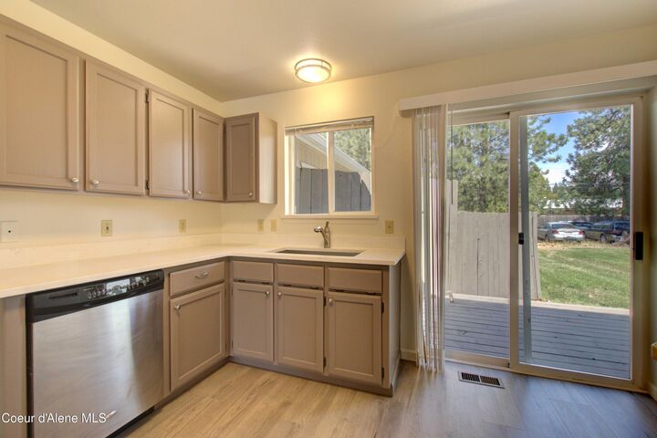 Property Photo: 202 W 19th Ave ID 83854
