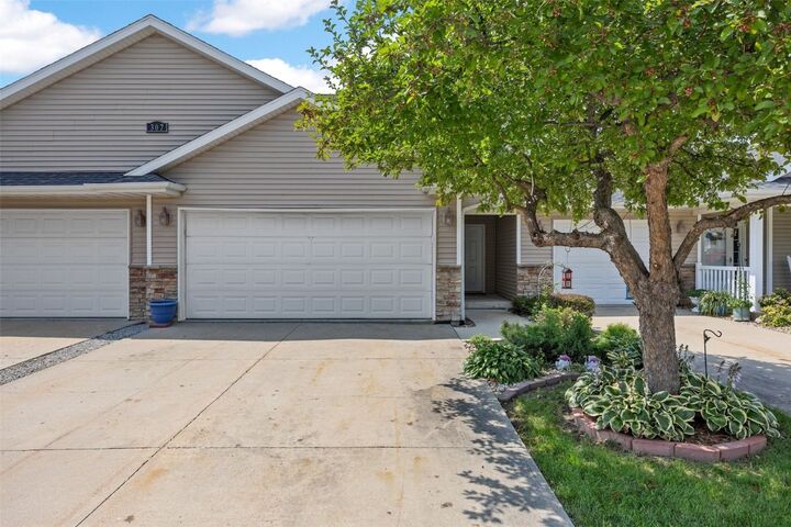 307 Windflower Ln C  Solon IA 52333 photo