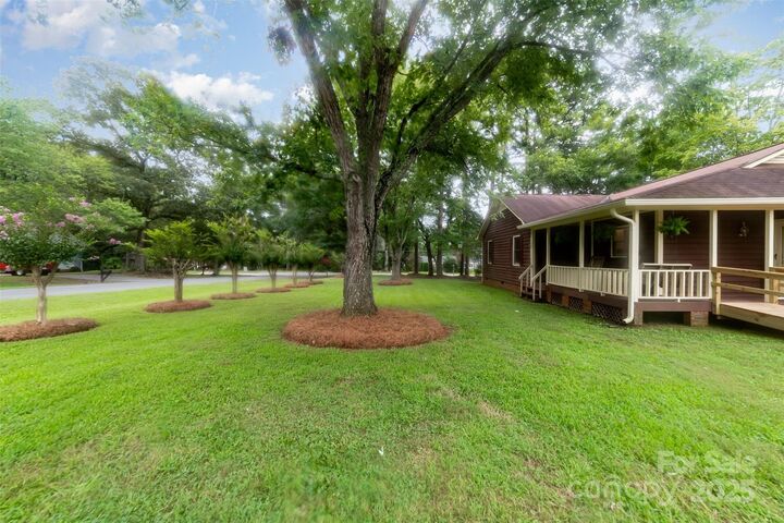 Property Photo: 700 Chestnut Lane NC 28104
