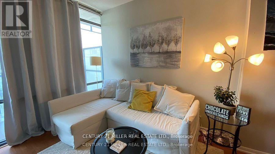 Property Photo: 38 Grenville Street 3110 ON M4Y 1A5