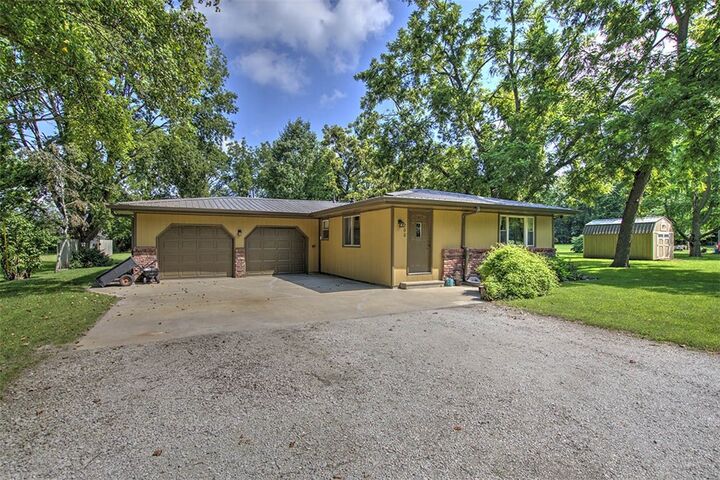 200 W Matilda Street  Illiopolis IL 62539 photo