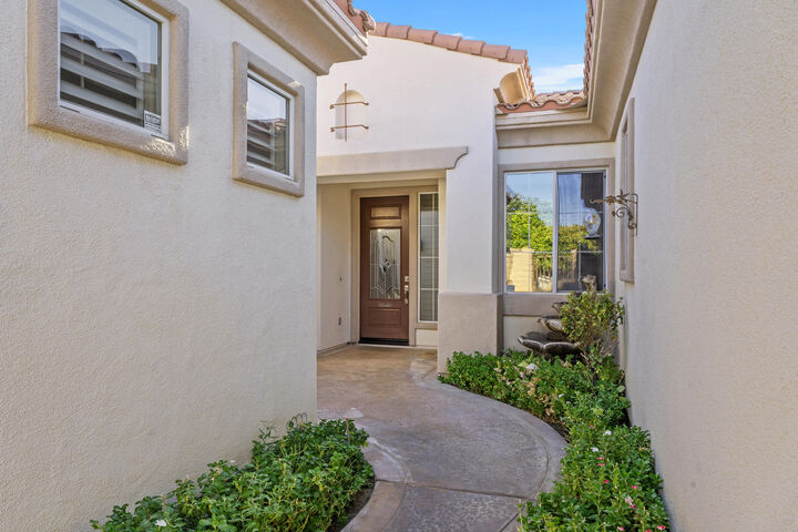 Property Photo:  44865 Via Alondra  CA 92253 