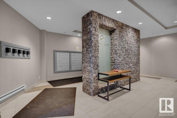 Property Photo: 7508 Getty Gate Gate NW 419 AB T5T 7E6