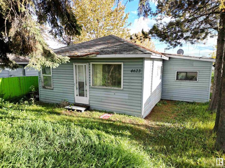 4623 4 Avenue  Edson AB T7E 1C2 photo