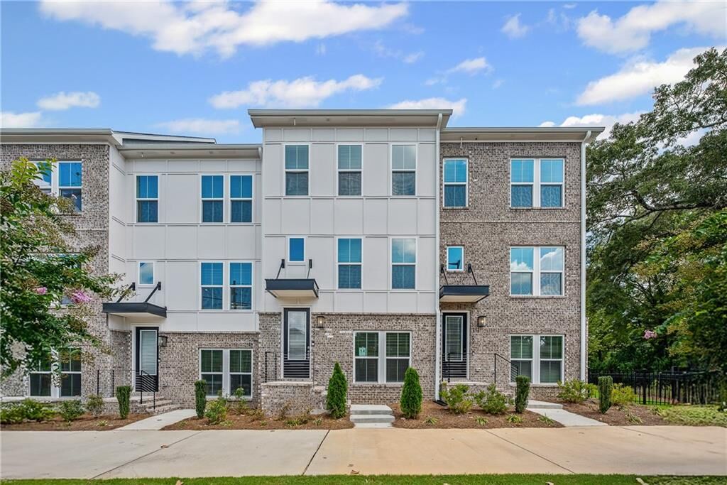 Property Photo:  2563 Astaire Court  GA 30318 