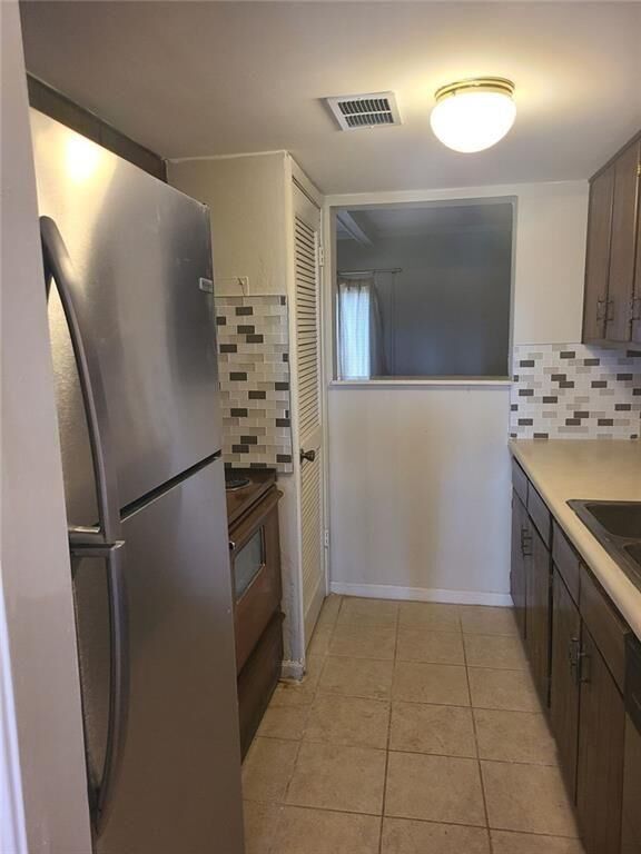 Property Photo: 1394 Wood Circle S GA 30260