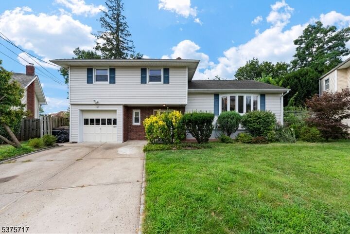 27 Skyview Rd  Union Twp. NJ 07083 photo
