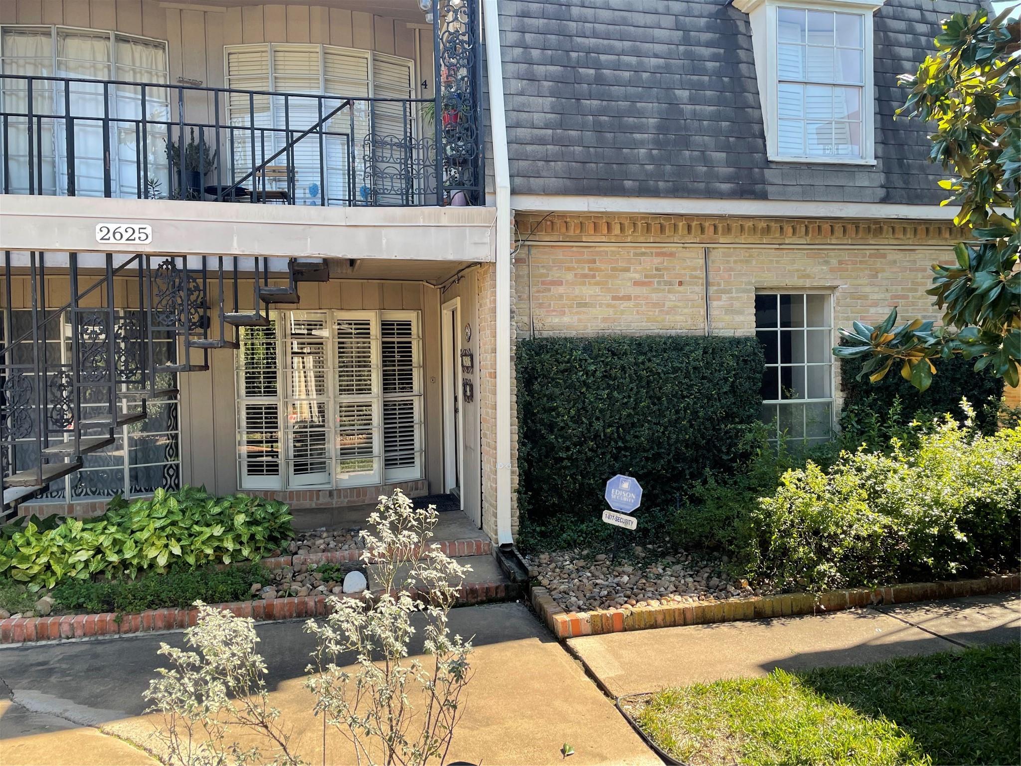 Property Photo:  2625 Marilee Lane 2  TX 77057 