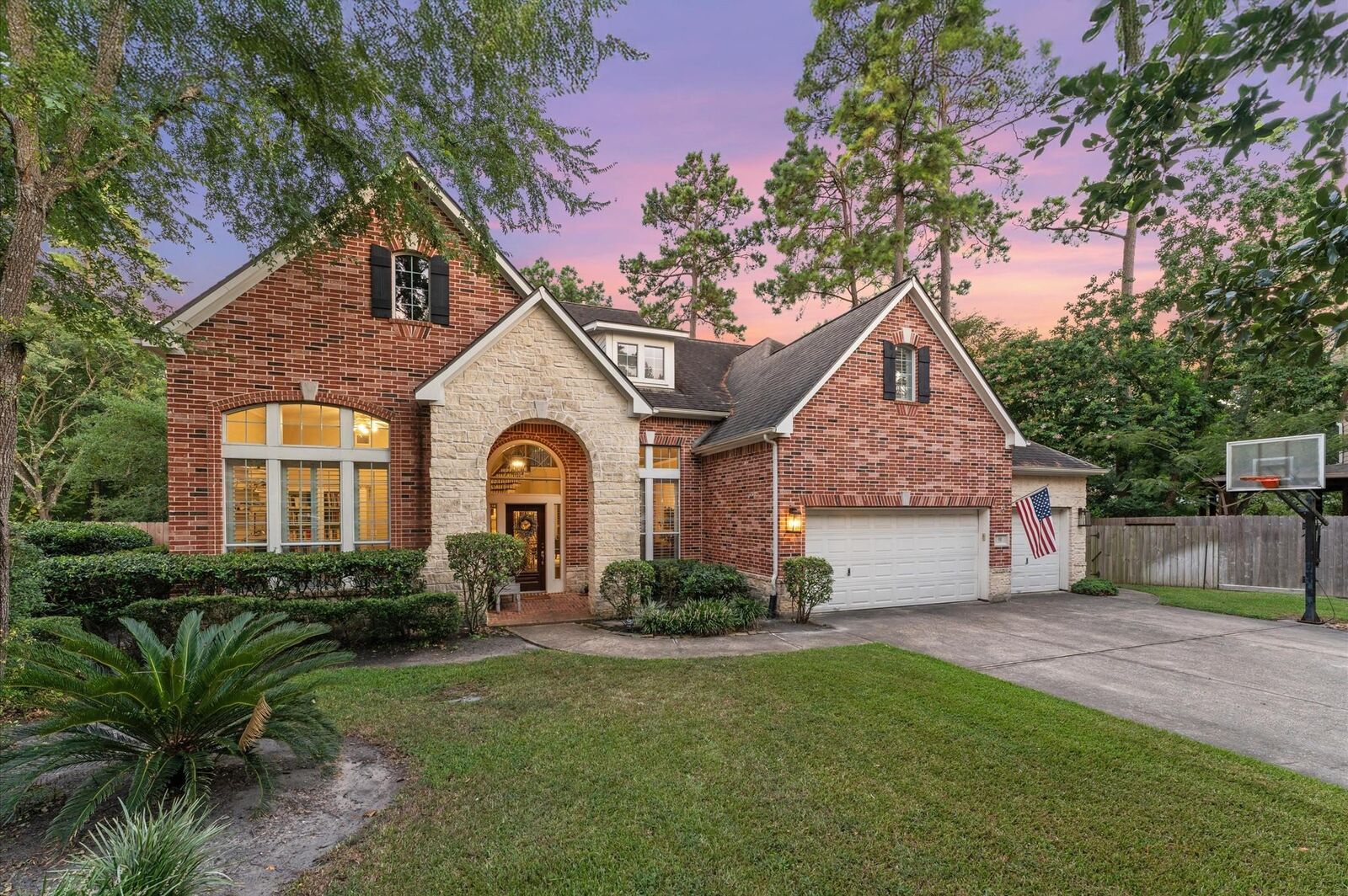 Property Photo: 91 Dulcet Hollow Court TX 77382