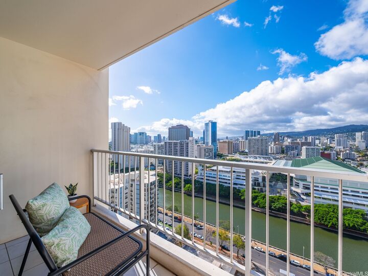 Property Photo: 400 Hobron Lane 2612 HI 96815