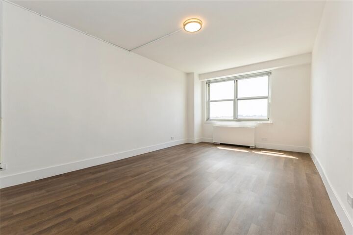 Property Photo: 135 Ocean Parkway 10L NY 11218