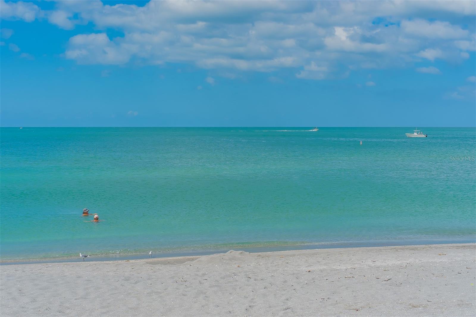 Property Photo: 201 Park Boulevard N FL 34285