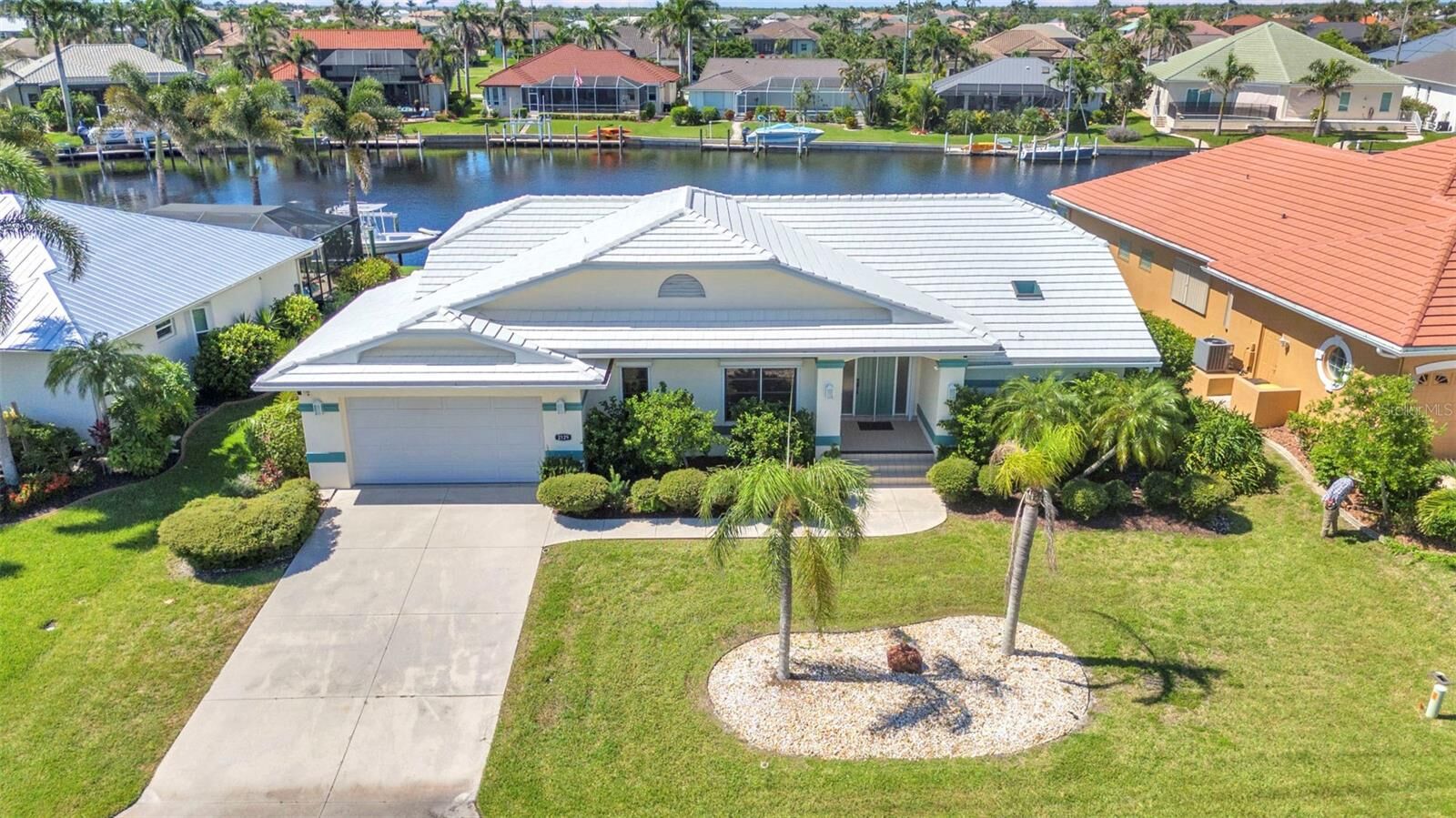 Property Photo:  2129 Charlotte Amalie Court  FL 33950 