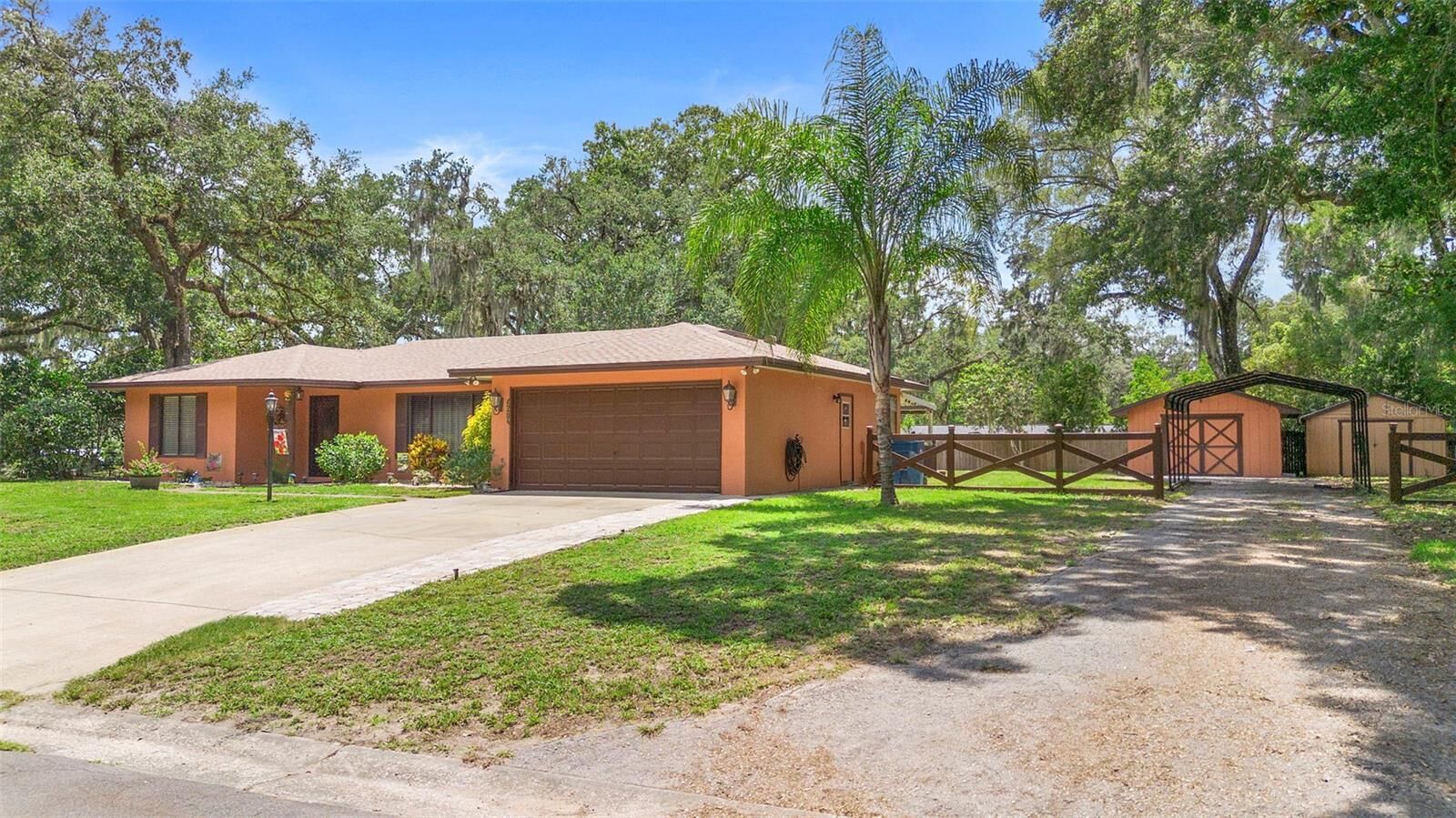 Property Photo: 2678 Wilmhurst Road FL 32720