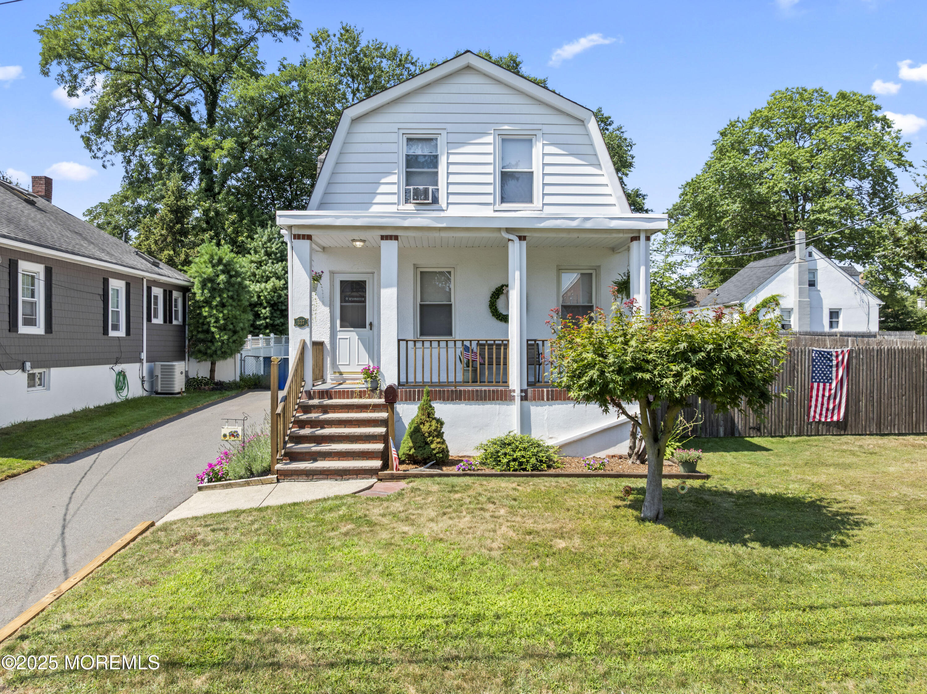 337 Oak Avenue  Woodbridge NJ 07095 photo