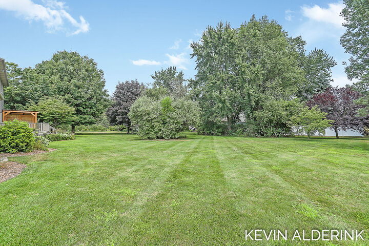 Property Photo:  935 Chelsea Court  MI 49423 