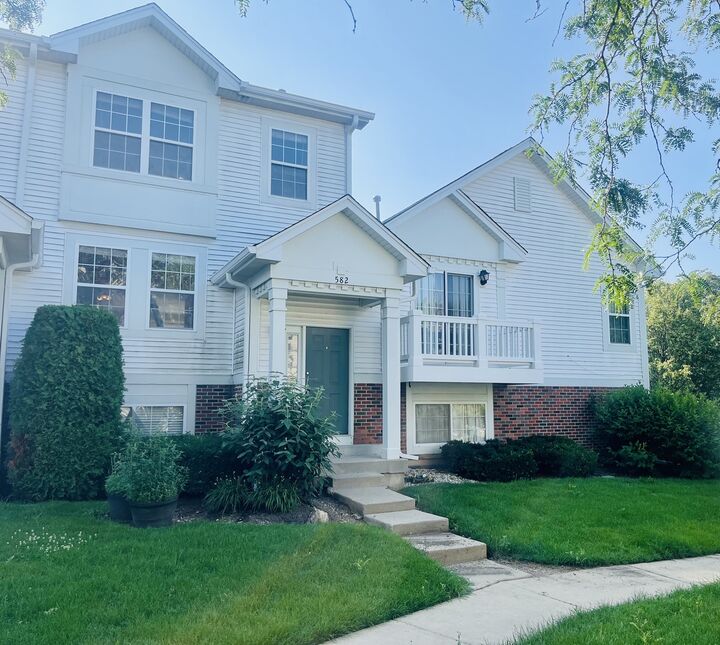 Property Photo: 582 Holiday Lane IL 60073