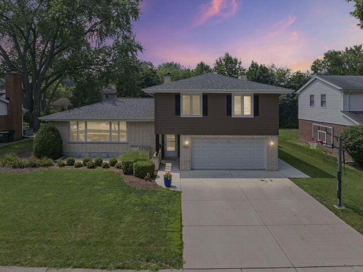 Property Photo: 516 S Patton Avenue IL 60005