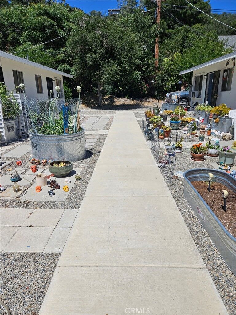 Property Photo: 7116 7124 Sombrilla Ave CA 93422