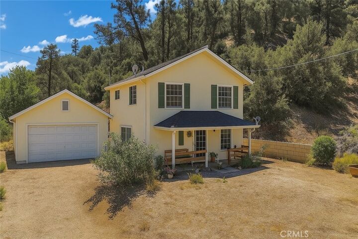 Property Photo:  312 Border Street  CA 93225 