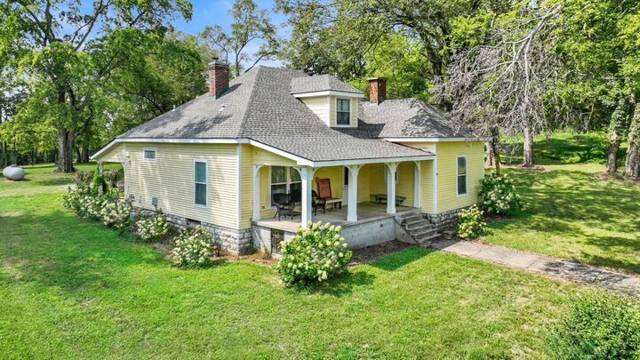 Property Photo: 2640 Highway 82 E TN 37020