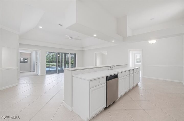 Property Photo: 4382 Pomarine Court FL 34119