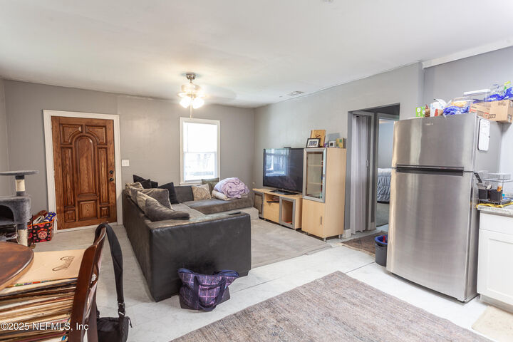 Property Photo: 936 Saranac Street FL 32254