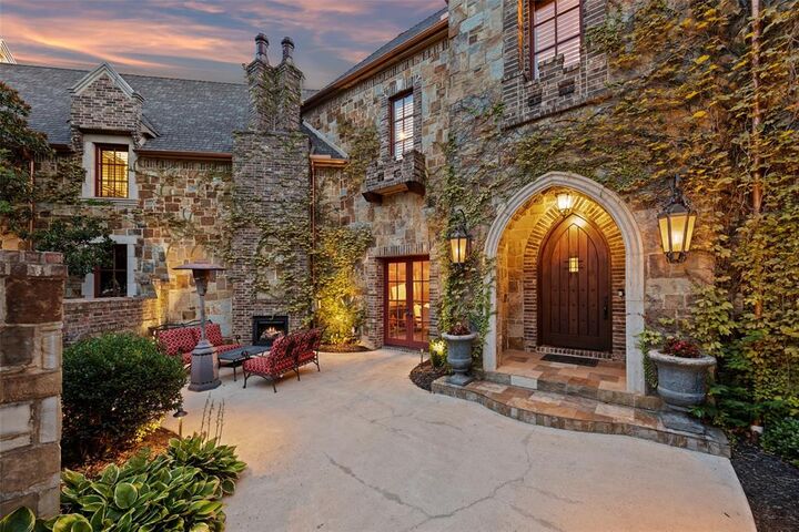 Property Photo: 1508 Glenmeade Court TX 76262
