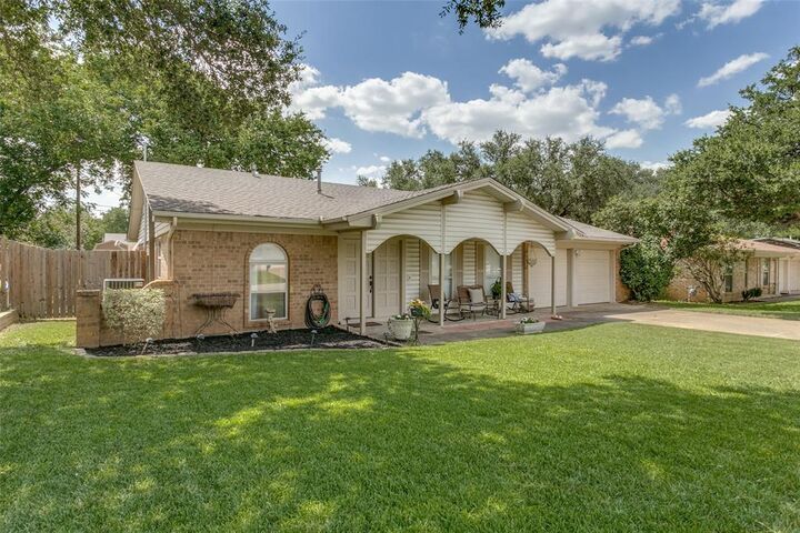 Property Photo:  2133 Mountainview Drive  TX 76054 