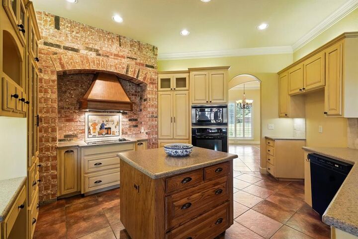 Property Photo: 3641 Laura Court TX 76065