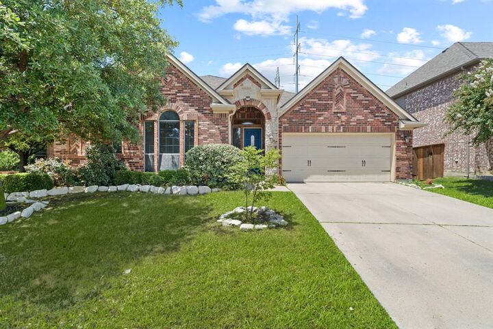 Property Photo: 1003 Brighton Street TX 76262