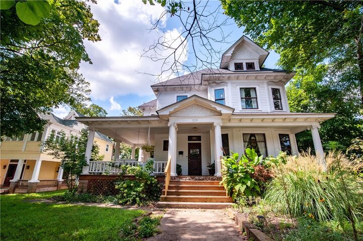 229 N Block Avenue  Fayetteville AR 72701 photo