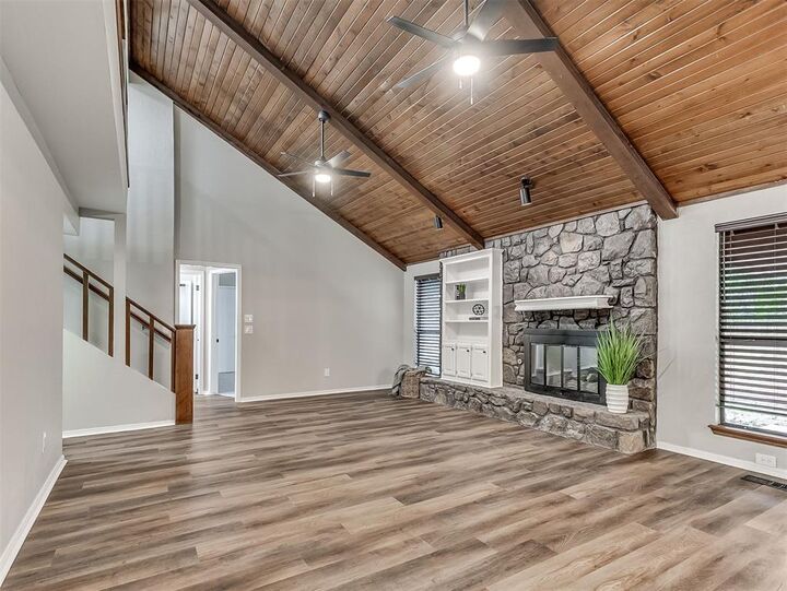 Property Photo: 1220 Kingston Court OK 73034