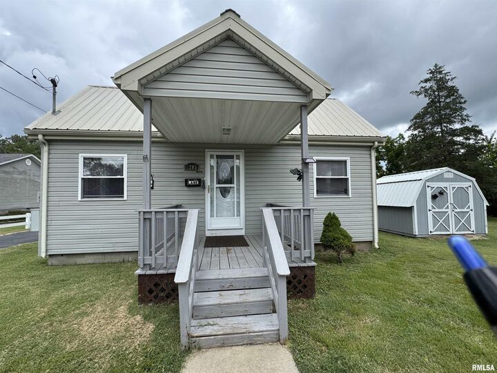 Property Photo:  1205 S Holland Street  IL 62946 