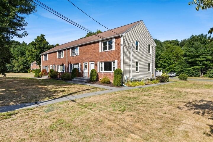 Property Photo: 31 Willow Ridge Dr 31 MA 02324