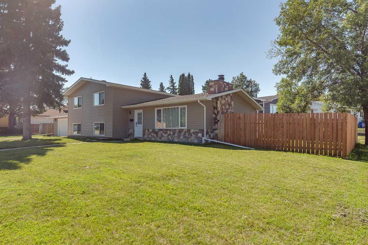 104 Oak Drive  Wetaskiwin AB T9A 2E7 photo