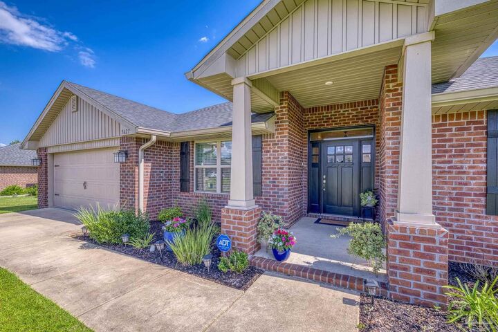 Property Photo: 5627 Burr St FL 32570