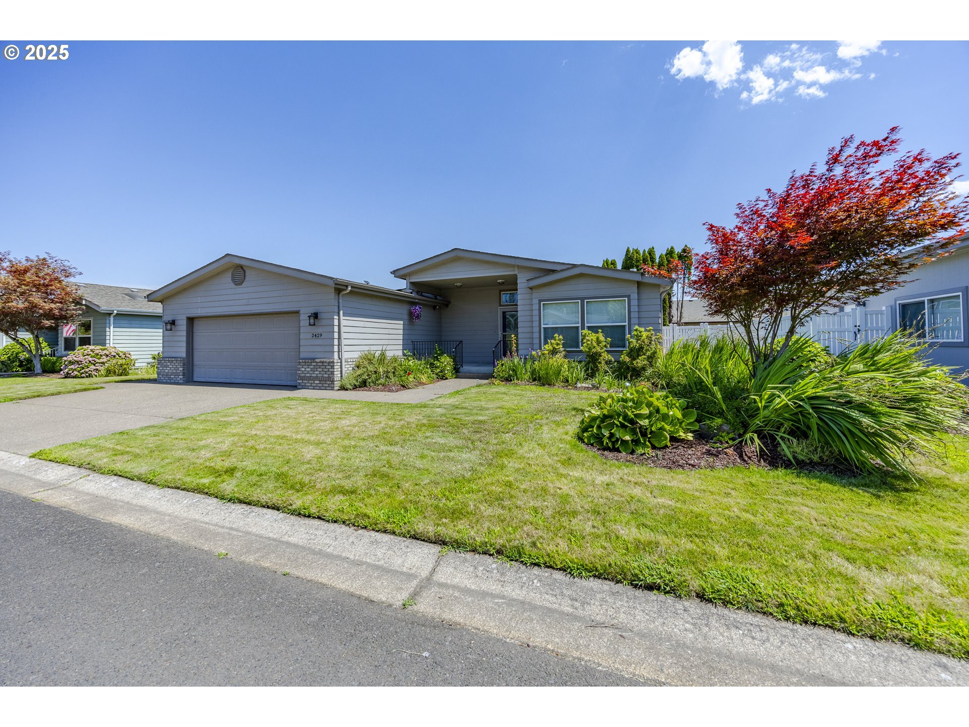 Property Photo: 2429 Northampton OR 97404