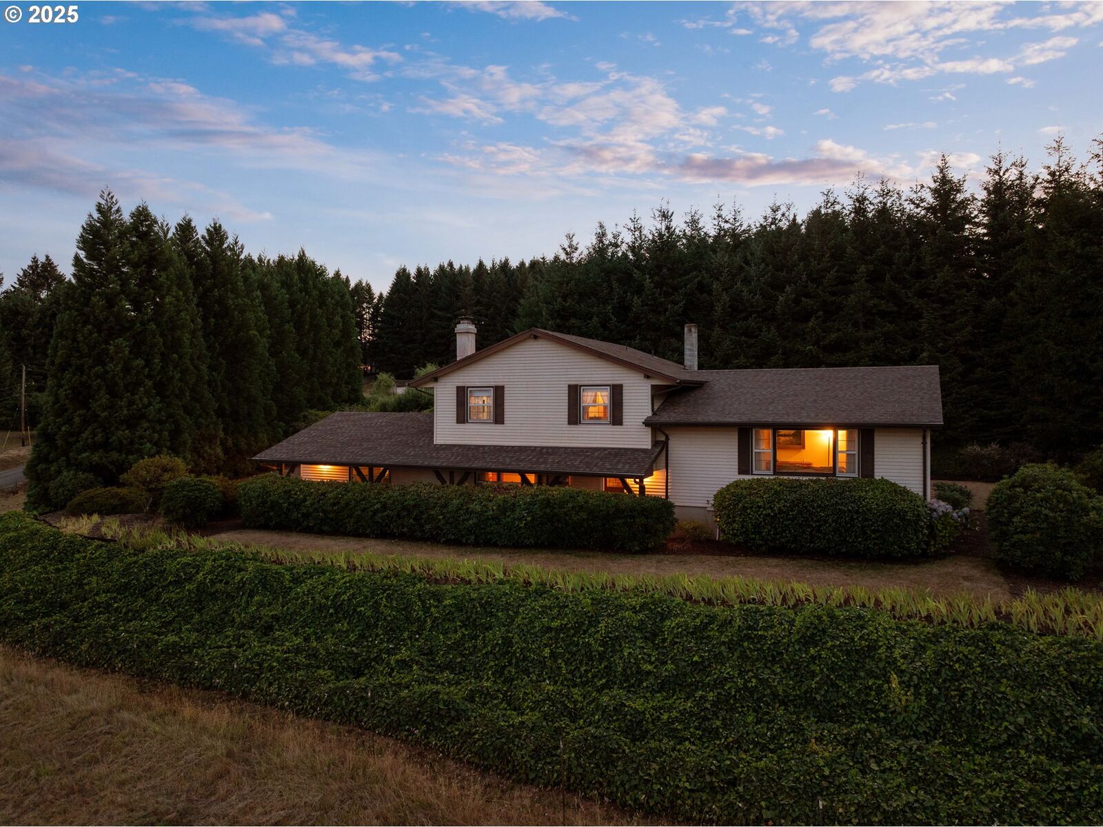 Property Photo: 16000 SW Sunrise Ln OR 97128