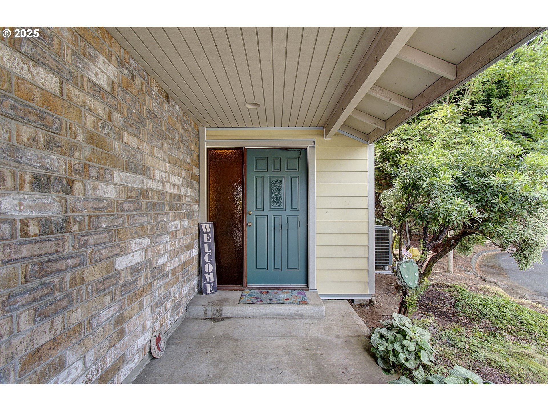 Property Photo: 4613 E 18th St 28 WA 98661