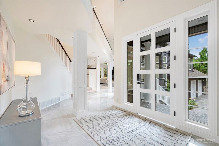 Property Photo:  11828 NE 41st Lane  WA 98033 