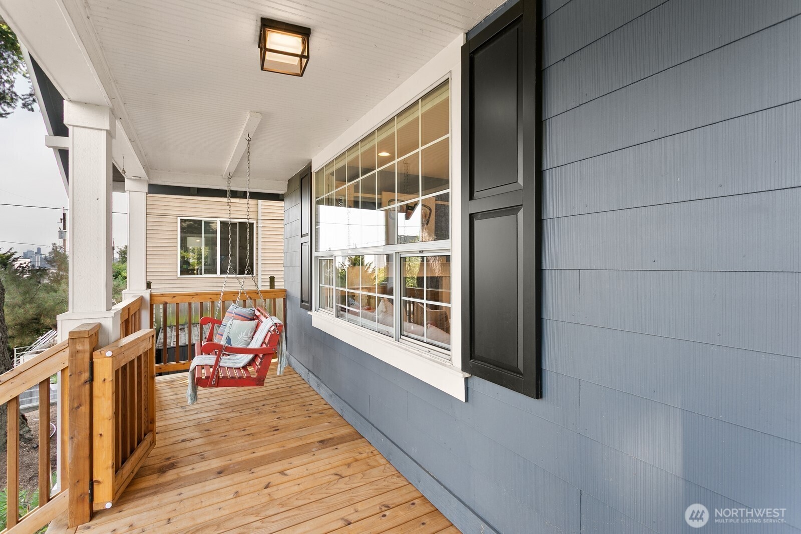 Property Photo: 4333 Evanston Avenue N WA 98103