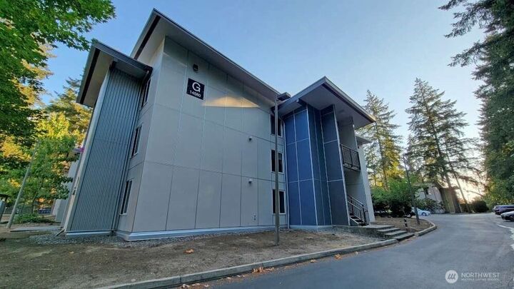 Property Photo:  14556 NE 31st Street G-303  WA 98007 