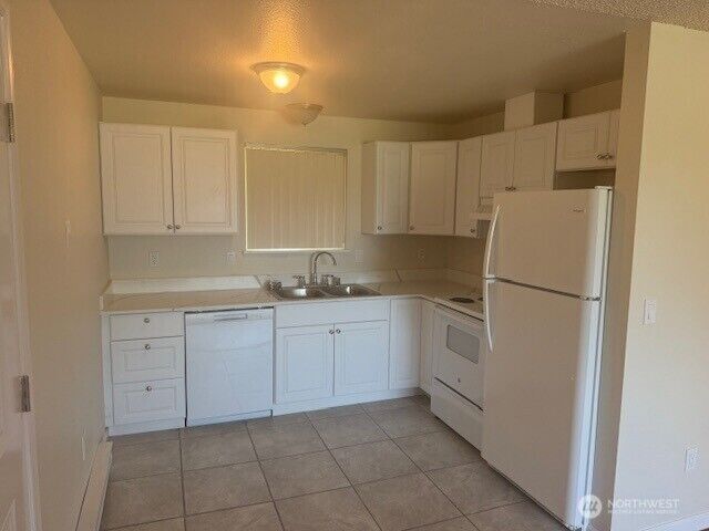 Property Photo:  313 E Woodworth Street 4  WA 98284 
