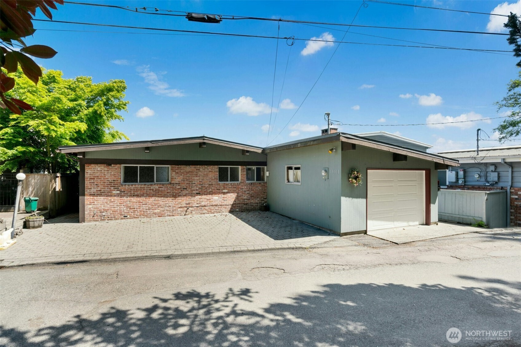 Property Photo:  13008  Riviera Place NE  WA 98125 