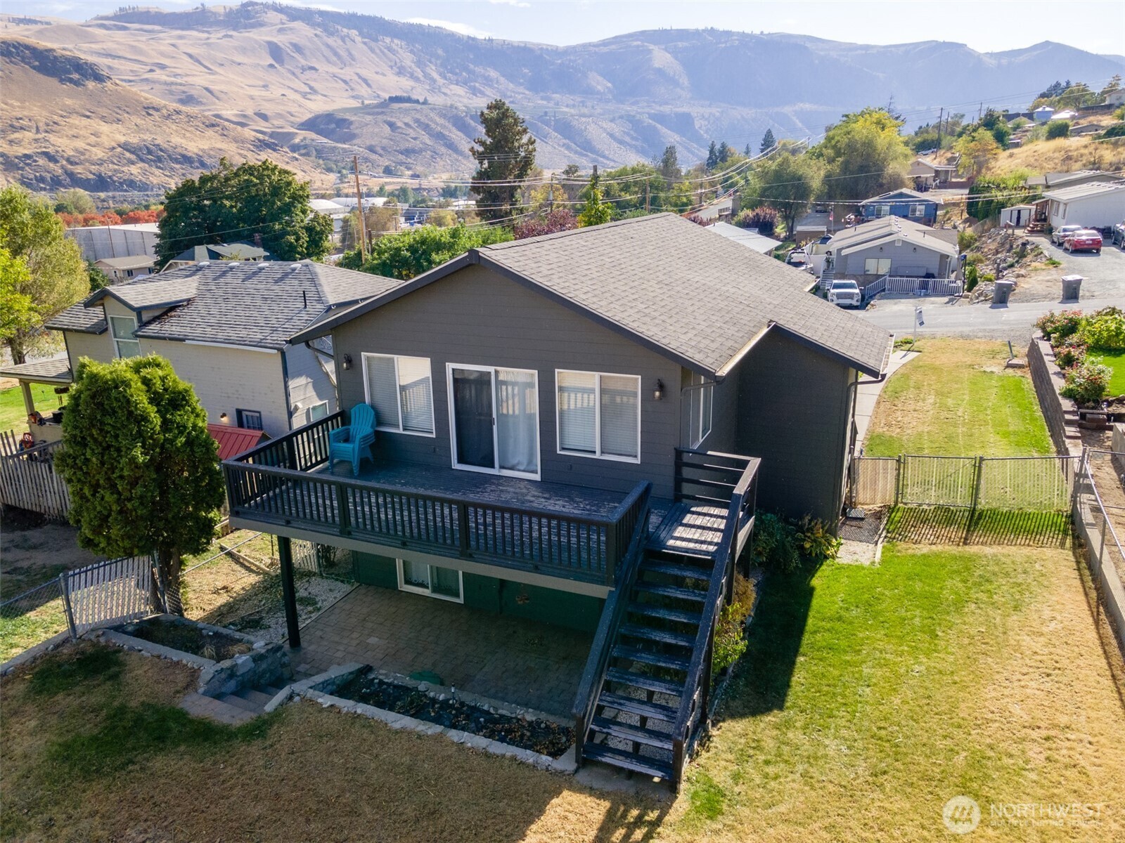 Property Photo:  260  Chestnut Street  WA 98817 
