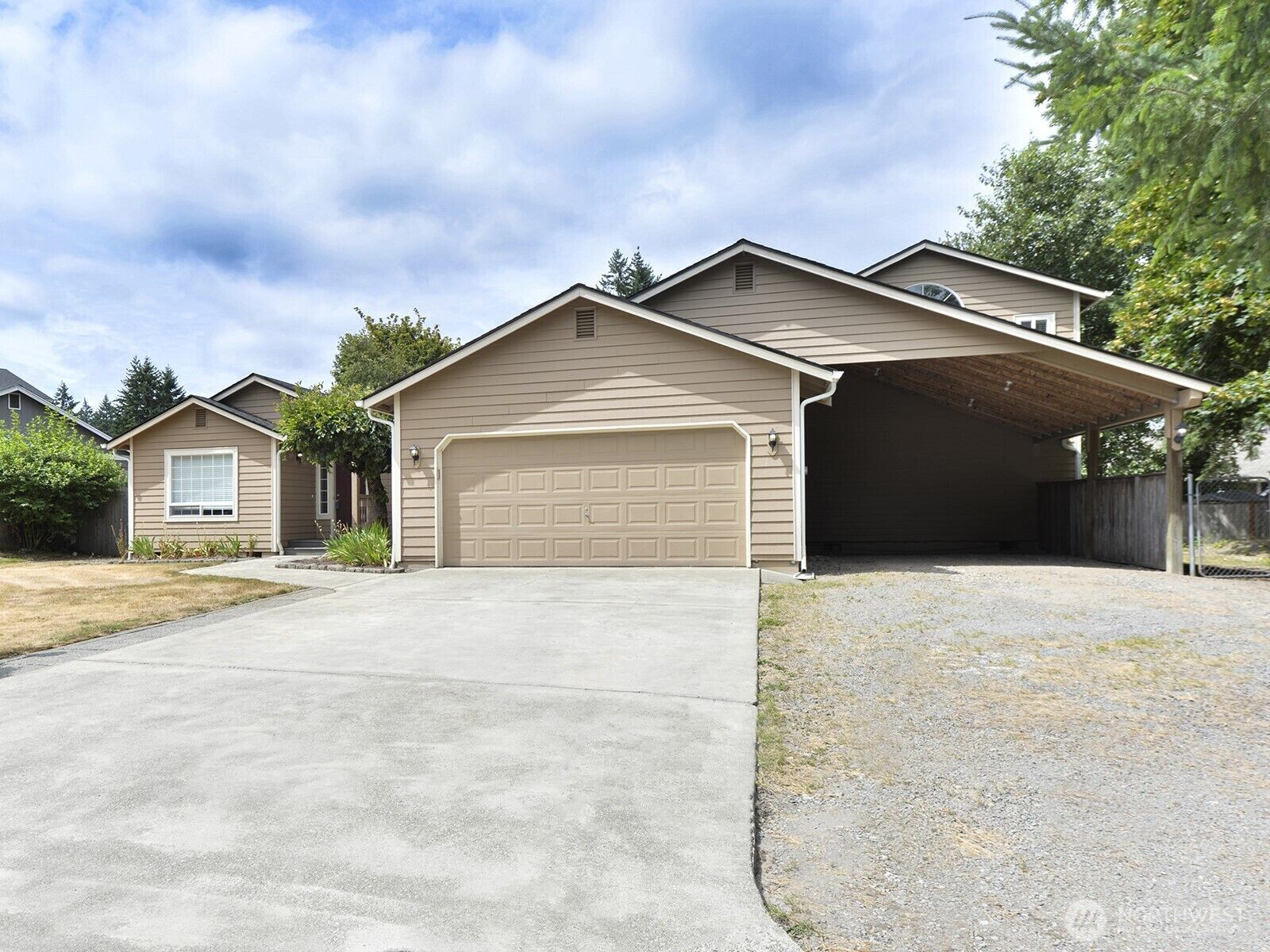 Property Photo: 21114 94th Avenue Ct E WA 98338